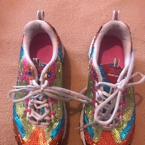 Girls size 2.5 D’Lites Skechers,m